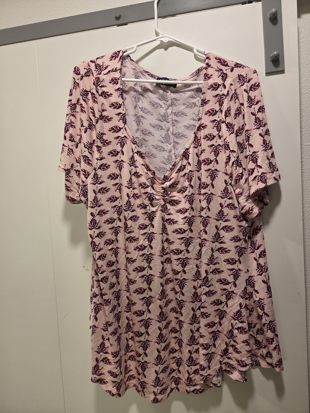 Lane Bryant Pink Floral Short Sleeve V-Neck Tee